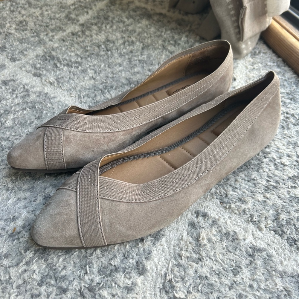 Suede Taupe Women's Ballet Flats size 9